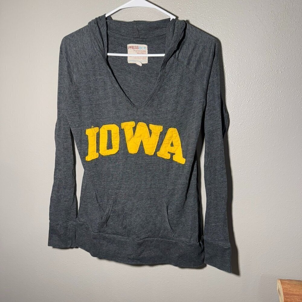 🏈Iowa Hawkeyes🏈 lightweight hooded v-neck top